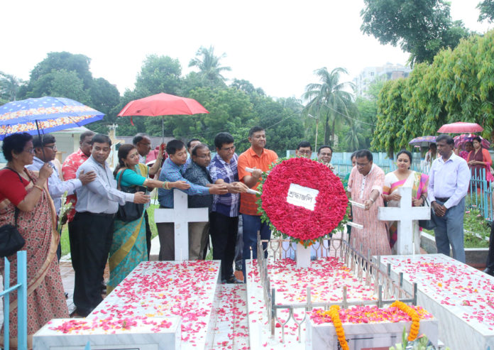 ঢাকা ক্রেডিটকে আদর্শ ক্রেডিট ইউনিয়ন হওয়ার আহ্বান ফাদার কমলের